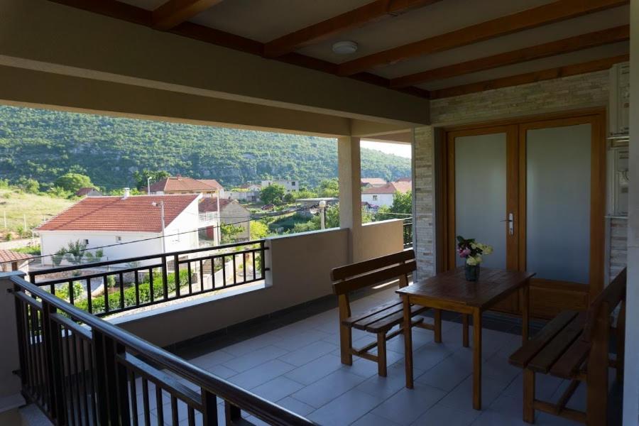 Apartments Ena Требинье Экстерьер фото