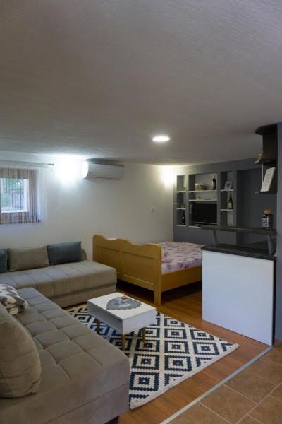 Apartments Ena Требинье Экстерьер фото